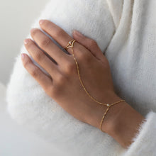 Load image into Gallery viewer, Dainty Chevron Ring