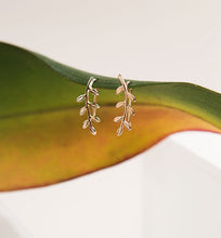 Load image into Gallery viewer, Leaf Ear Climber Earrings