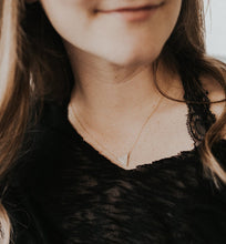 Load image into Gallery viewer, Delta Crystal Necklace