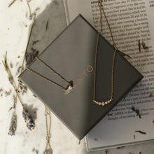 Load image into Gallery viewer, Lina Curve Necklace