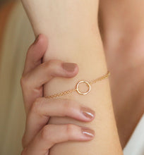 Load image into Gallery viewer, Eternity Circle Bracelet
