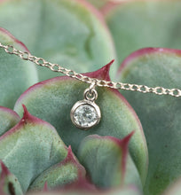 Load image into Gallery viewer, Dangle Crystal Choker
